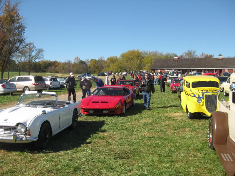 Illustration for article titled Vintage Car Porn: Heacock Classic Gold Cup 2011 at VIR (1/3)